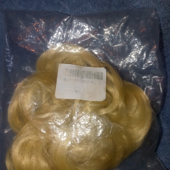 Hair scrunchie -yellowish blonde-New - Picture 3 of 3